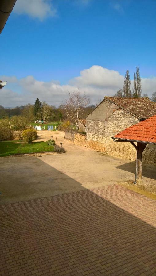 Bed and Breakfast La Ferme Du Grand Faubourg Pont-de-Vaux Esterno foto