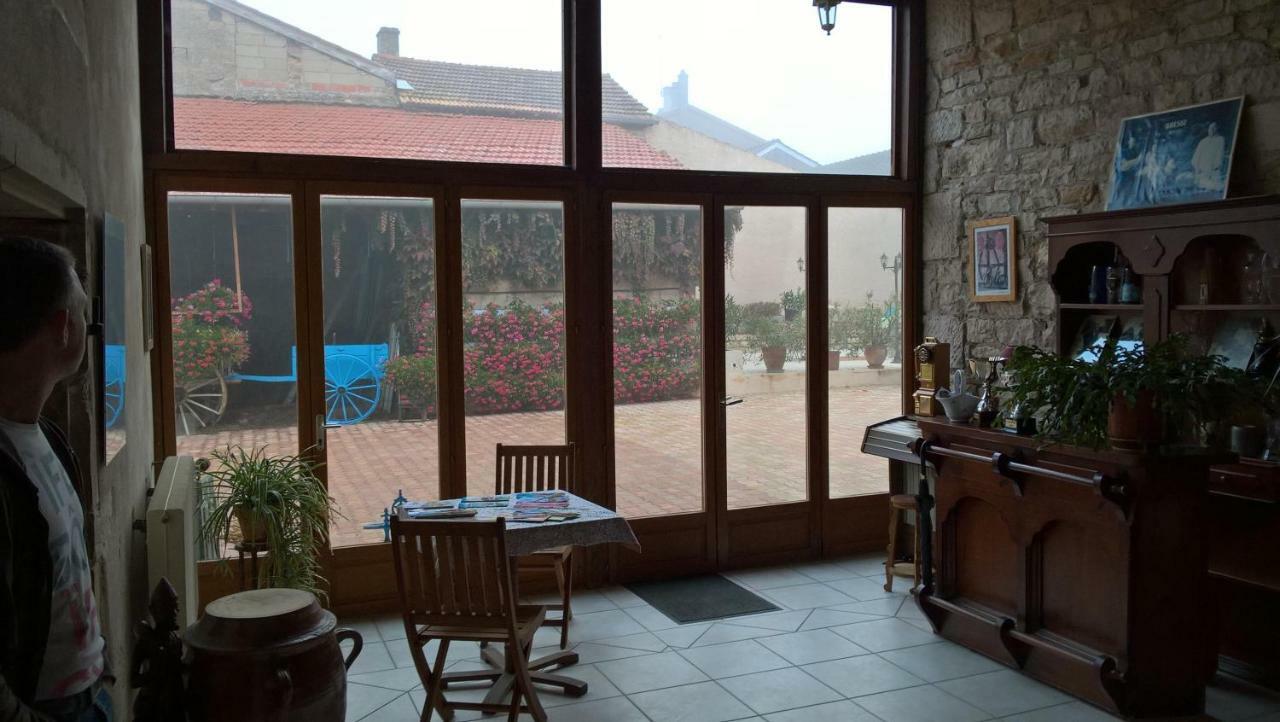 Bed and Breakfast La Ferme Du Grand Faubourg Pont-de-Vaux Esterno foto